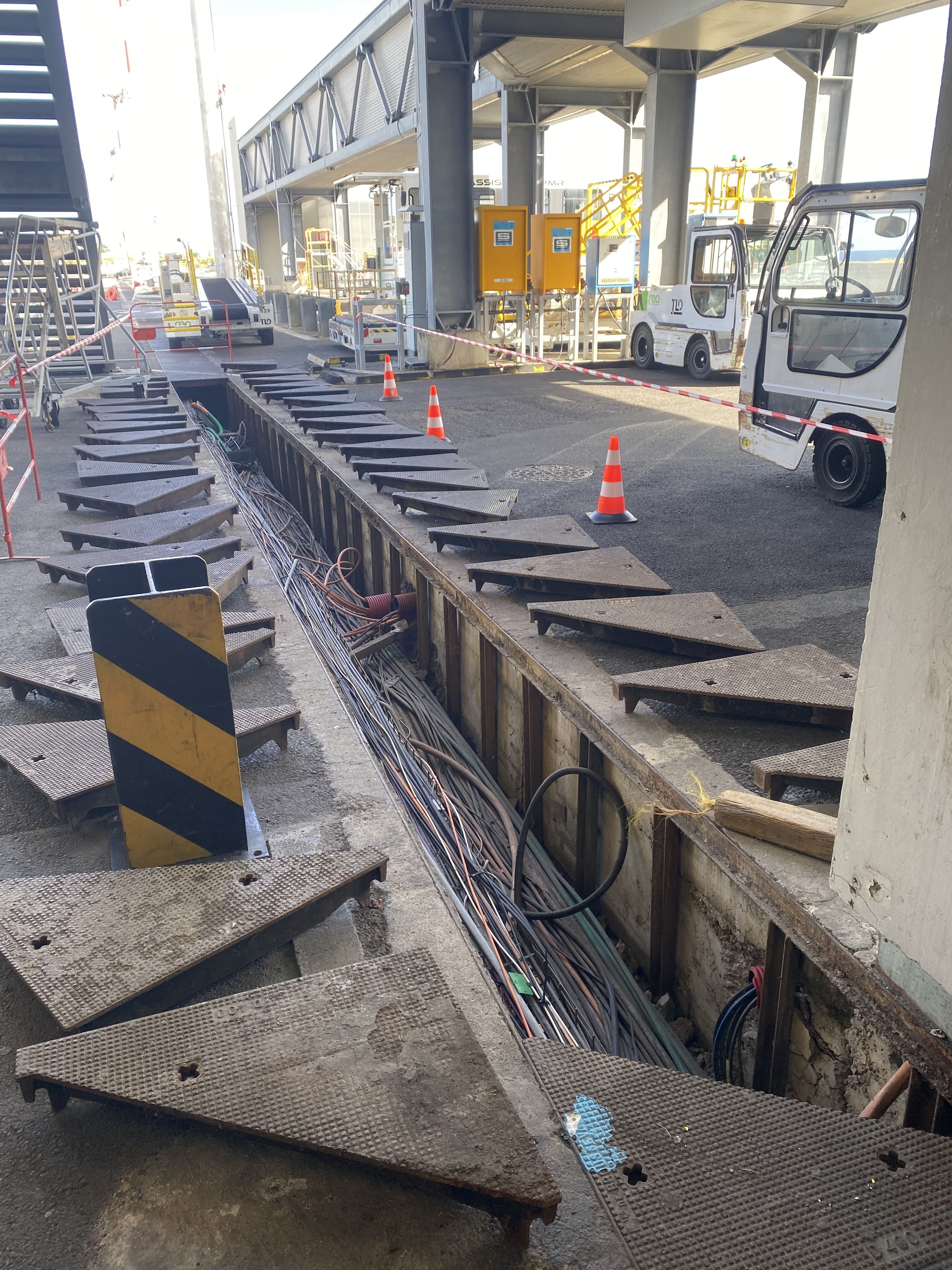 Aéroport Roland Garros – chantier INEXA, photo 2